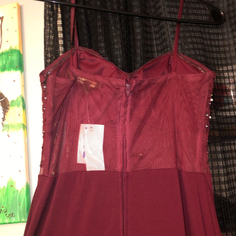 Burgundy prom dress size 8/9.